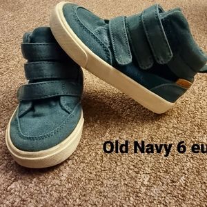 Toddler size 6 shoes